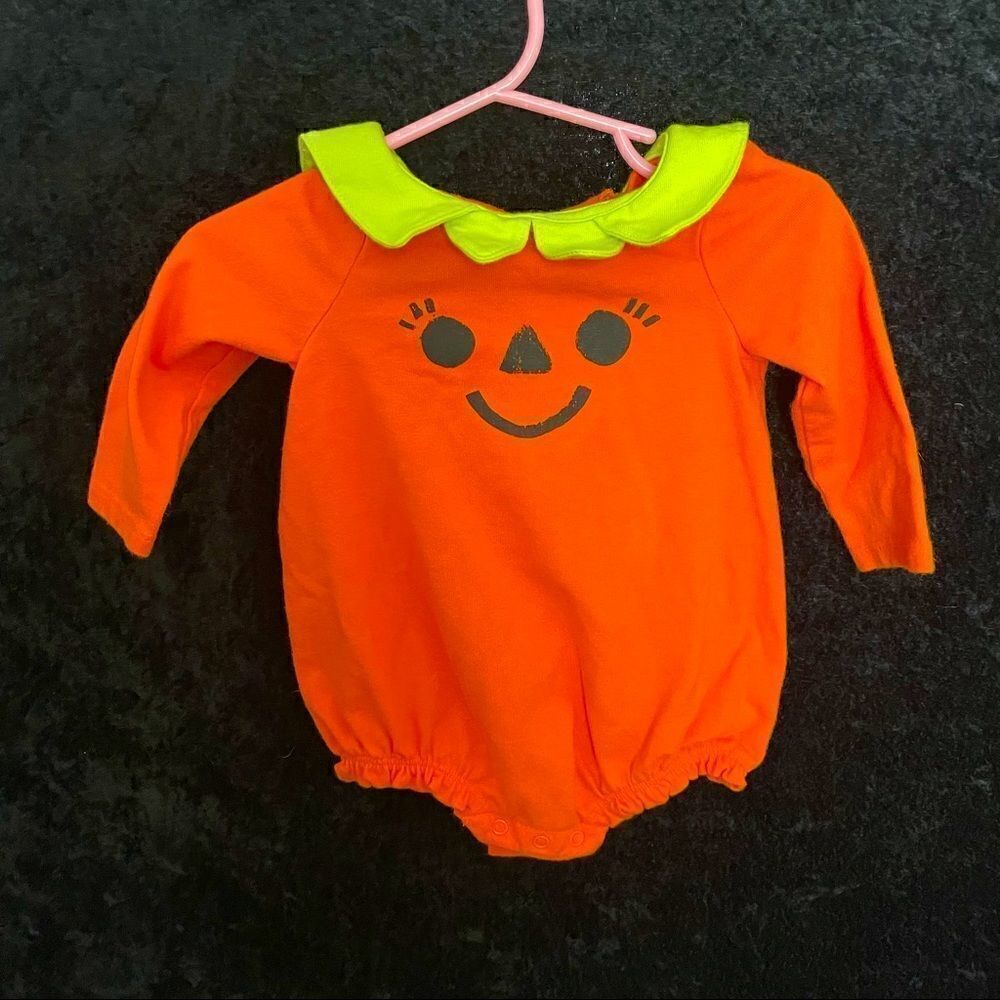 2/$10 Cat & Jack Halloween outfit size 3-6 months